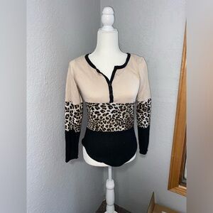 Leopard print top with hair tie